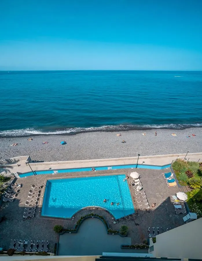 Iconic Penthouse Apartment 706 On Beach location